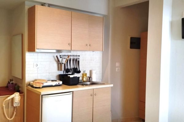 room2-4DFD0F17E-9991-8743-CBC4-6C97DDA83116.jpg